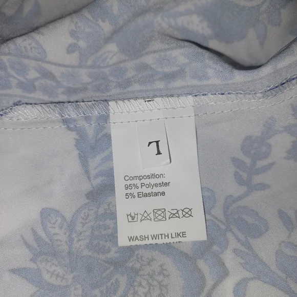 Women Size L Blue and White Floral Halter Top it is not a brand - Picture 2 of 10